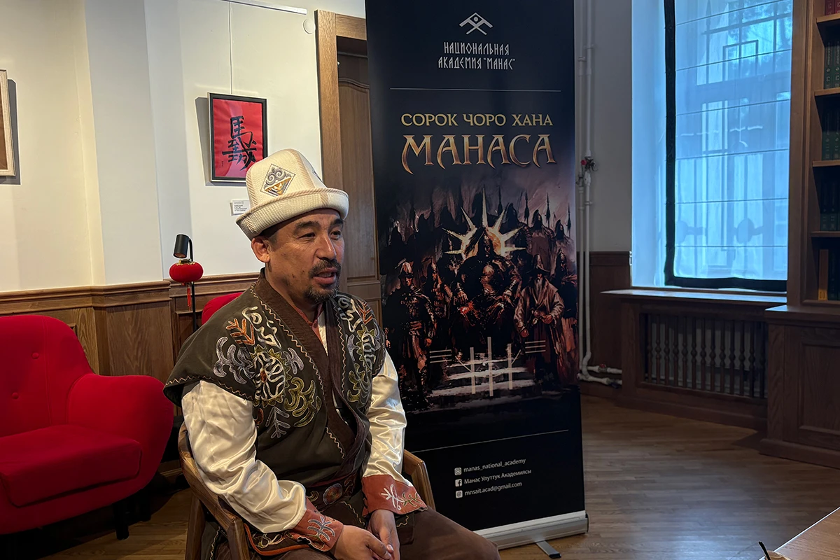 <p>Манасчи, народный артист Кыргызской Республики, член Национального союза писателей КР, исполняющий обязанности руководителя общественного фонда «Манас-мурас» <strong>Рыспай Исаков</strong><br>Фото: Маргарита Мкртычева, РГБ</p>