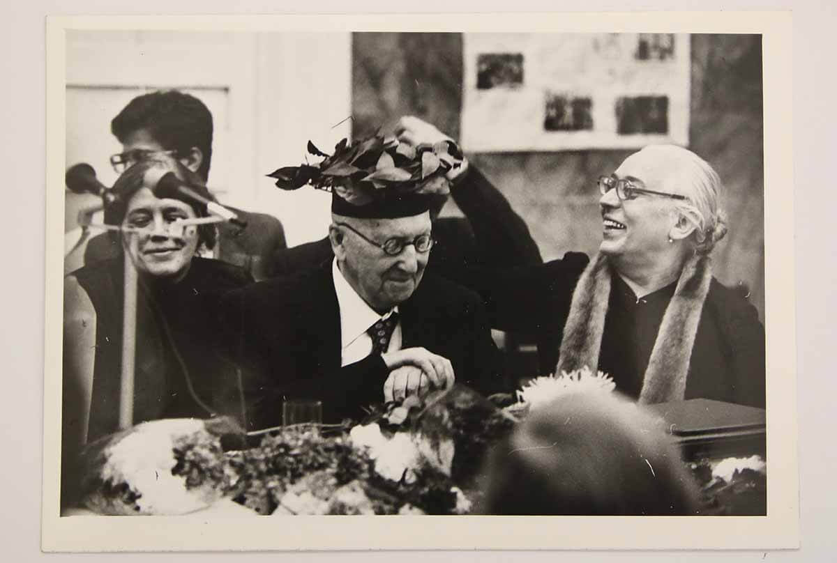 Фотография А. Ф. Лосева и А. А. Тахо-Годи на чествовании А. Ф. Лосева в связи с 90-летием со дня рождения в МГПИ им. В. И. Ленина. 12 декабря 1983 года